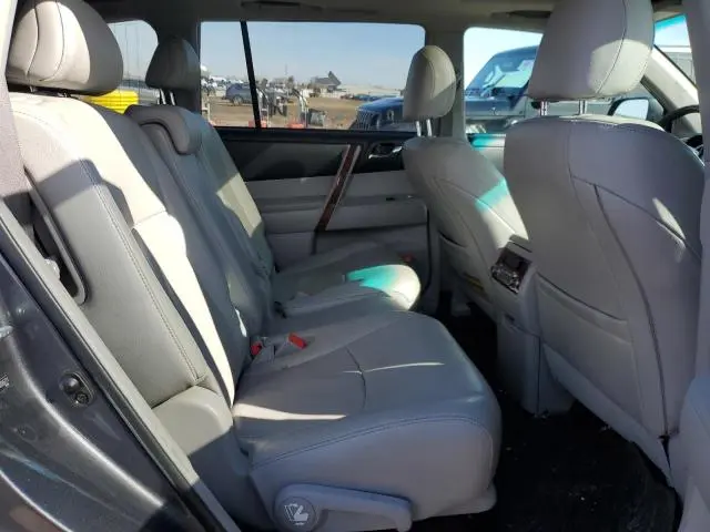 2013 TOYOTA HIGHLANDER LIMITED