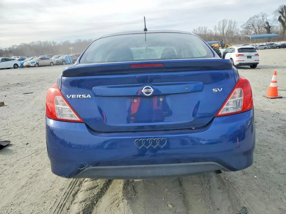2018 NISSAN VERSA SV  