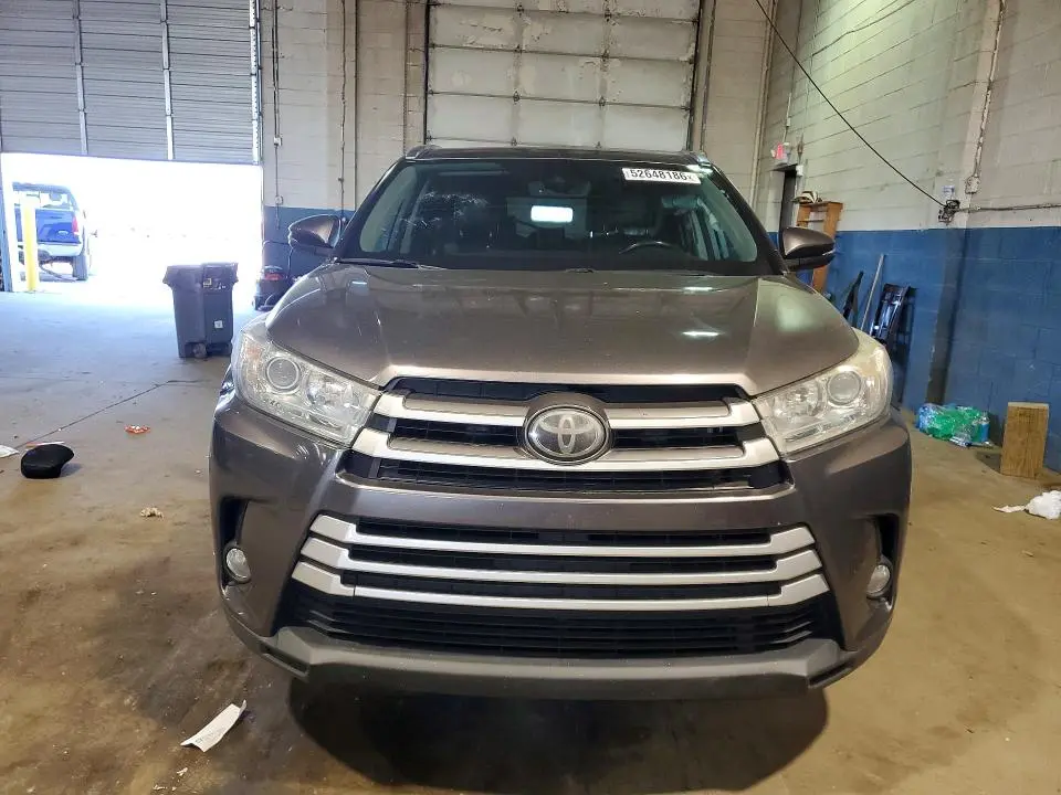 2018 TOYOTA HIGHLANDER XLE  