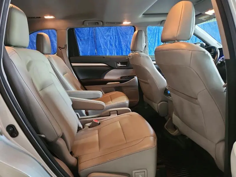2017 TOYOTA HIGHLANDER XLE  