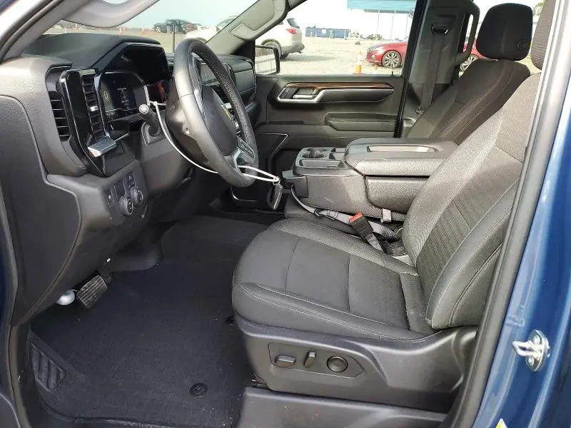 2024 CHEVROLET SILVERADO C1500 LT  