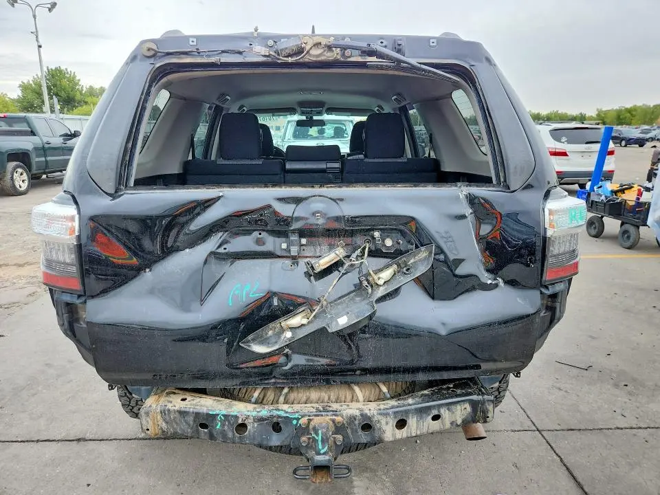 2019 TOYOTA 4RUNNER SR5  