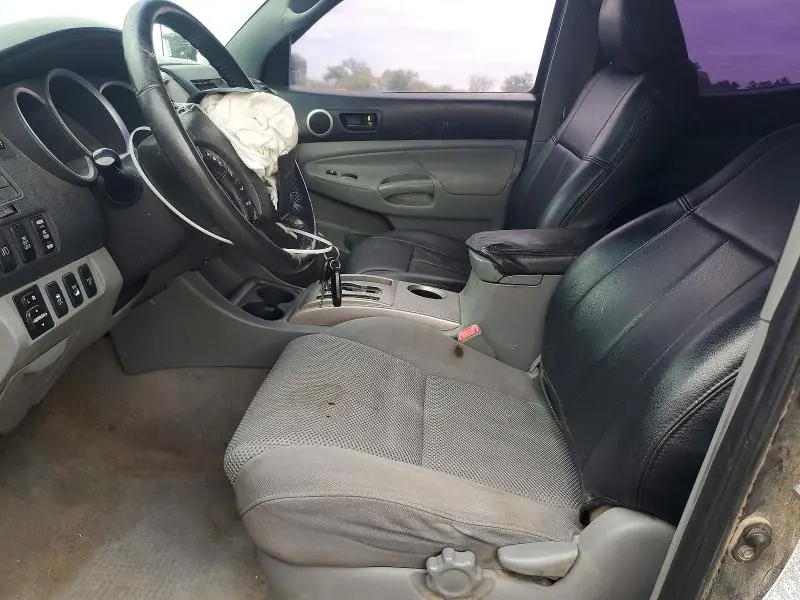 2011 TOYOTA TACOMA V6  