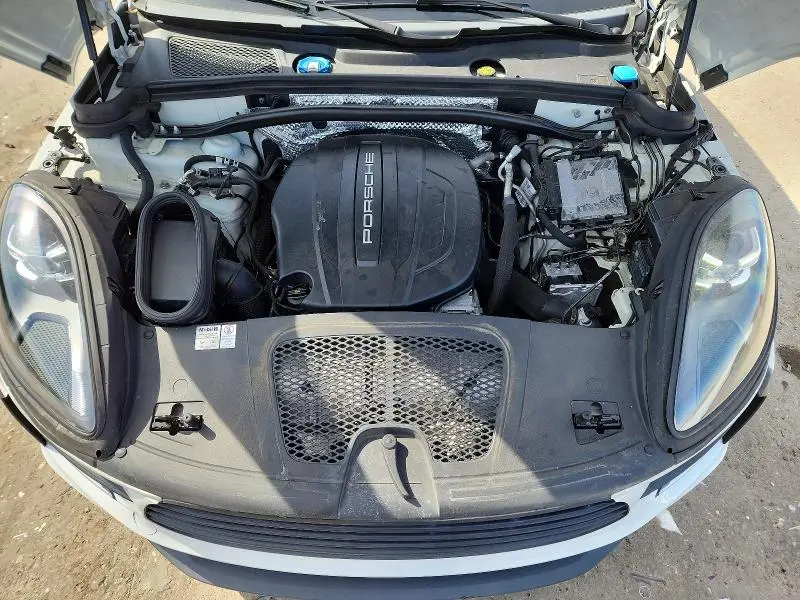 2019 PORSCHE MACAN   