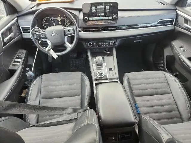 2023 MITSUBISHI OUTLANDER SE  