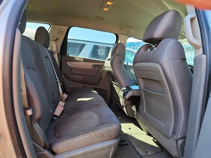 2016 CHEVROLET TRAVERSE LS  