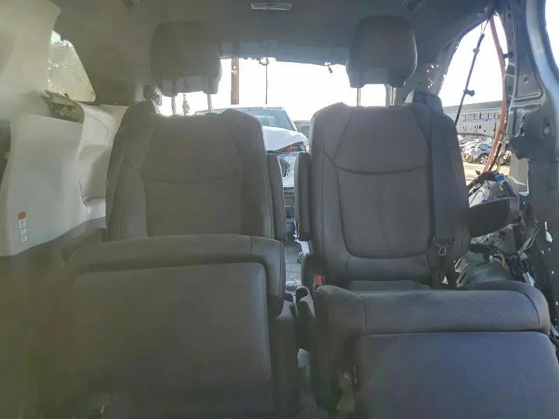 2023 TOYOTA SIENNA LIMITED  