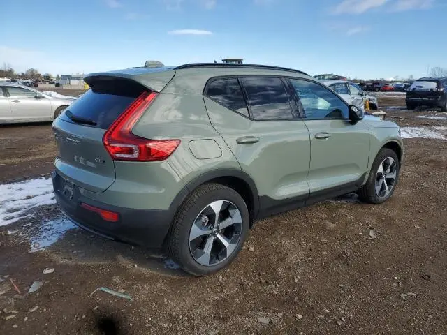 2025 VOLVO XC40 PLUS  