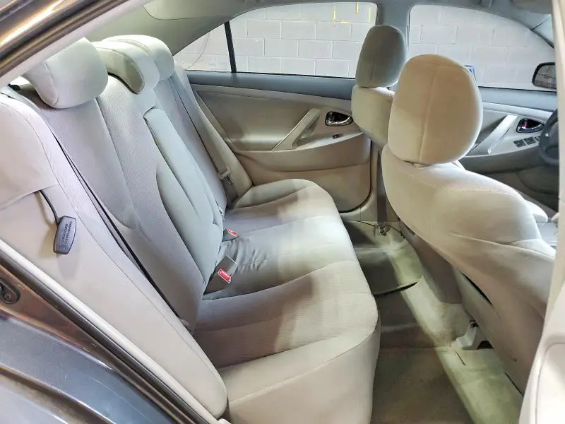 2010 TOYOTA CAMRY LE  