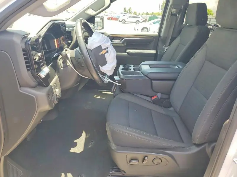 2023 CHEVROLET SILVERADO C1500 LT  