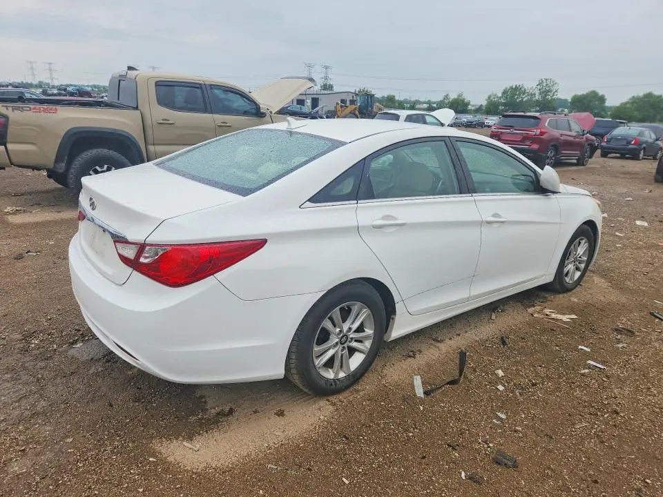 2011 HYUNDAI SONATA GLS  