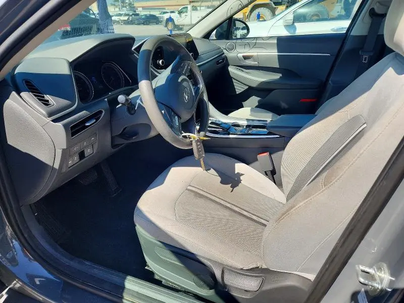 2020 HYUNDAI SONATA SE  