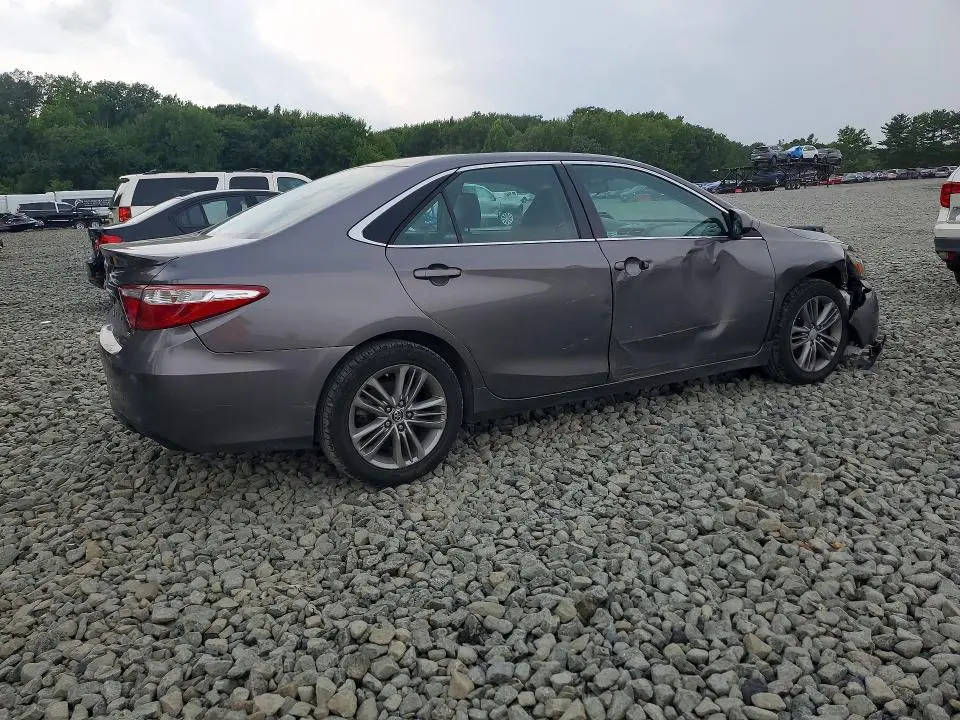 2015 TOYOTA CAMRY SE  