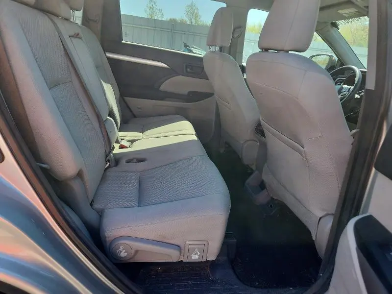 2017 TOYOTA HIGHLANDER LE  