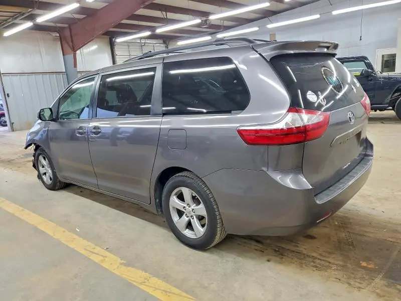 2017 TOYOTA SIENNA LE  