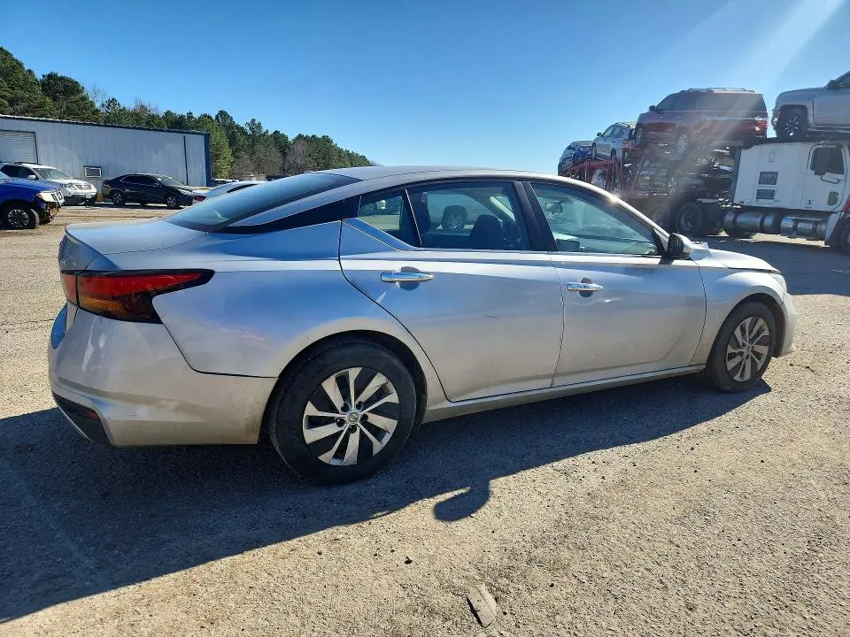 2021 NISSAN ALTIMA S  