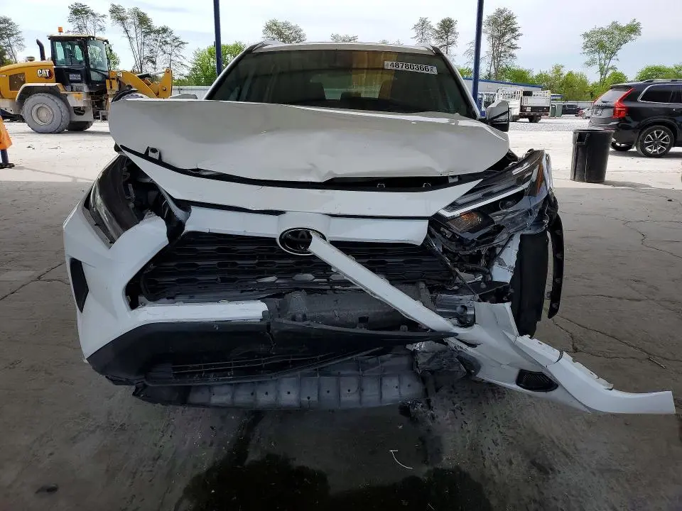 2022 TOYOTA RAV4 XLE  