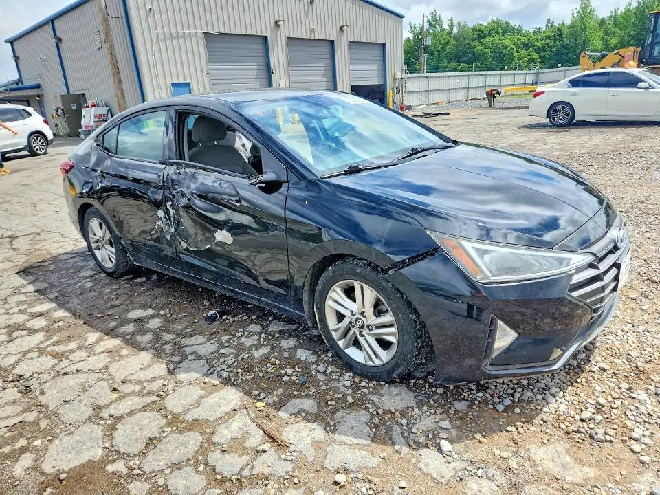 2019 HYUNDAI ELANTRA SEL  