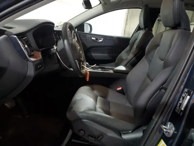 2024 VOLVO XC60 PLUS  