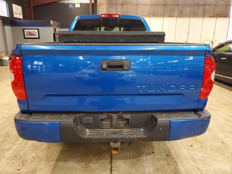 2018 TOYOTA TUNDRA SR5  