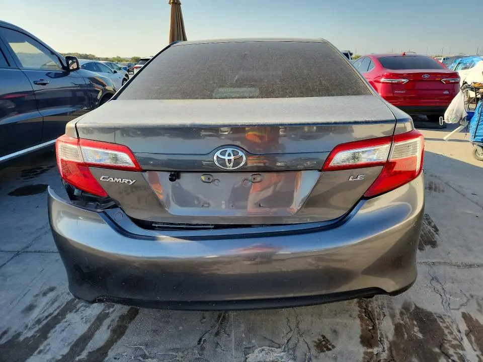 2014 TOYOTA CAMRY LE  