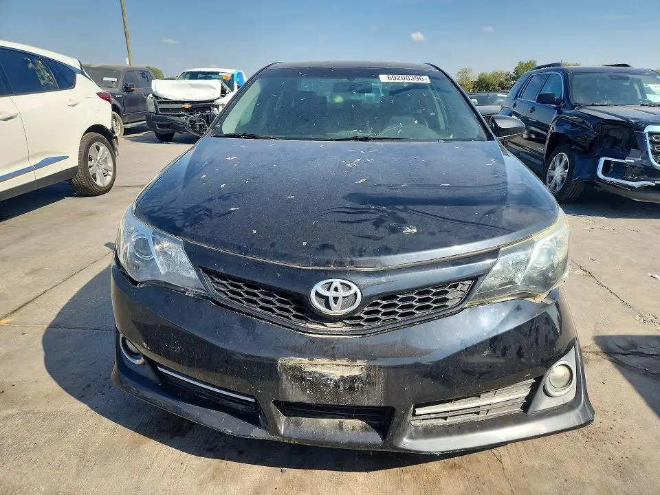 2013 TOYOTA CAMRY SE  