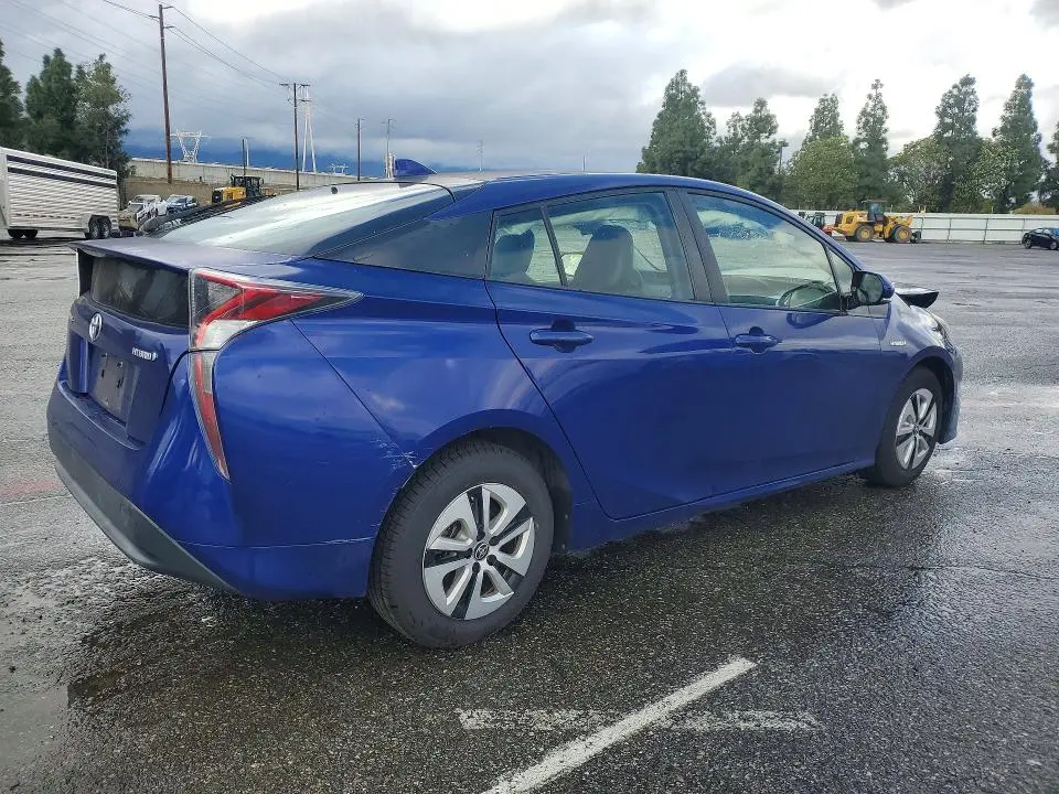 2017 TOYOTA PRIUS   