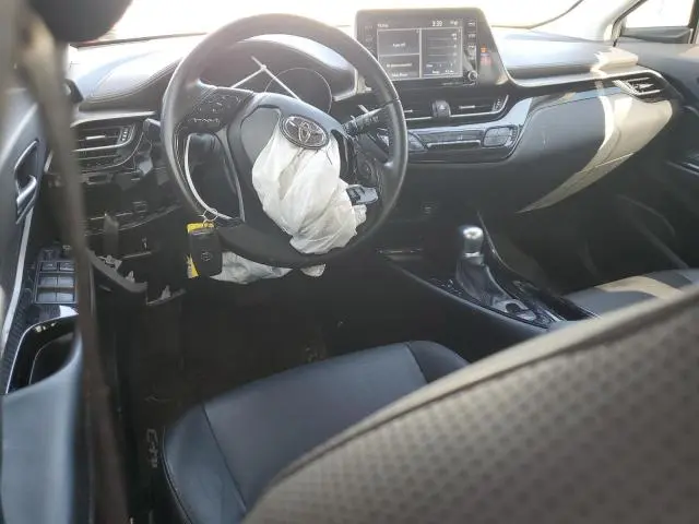 2020 TOYOTA C-HR XLE  
