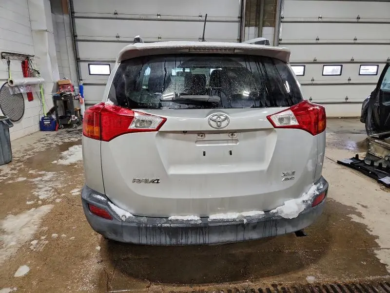 2015 TOYOTA RAV4 XLE  