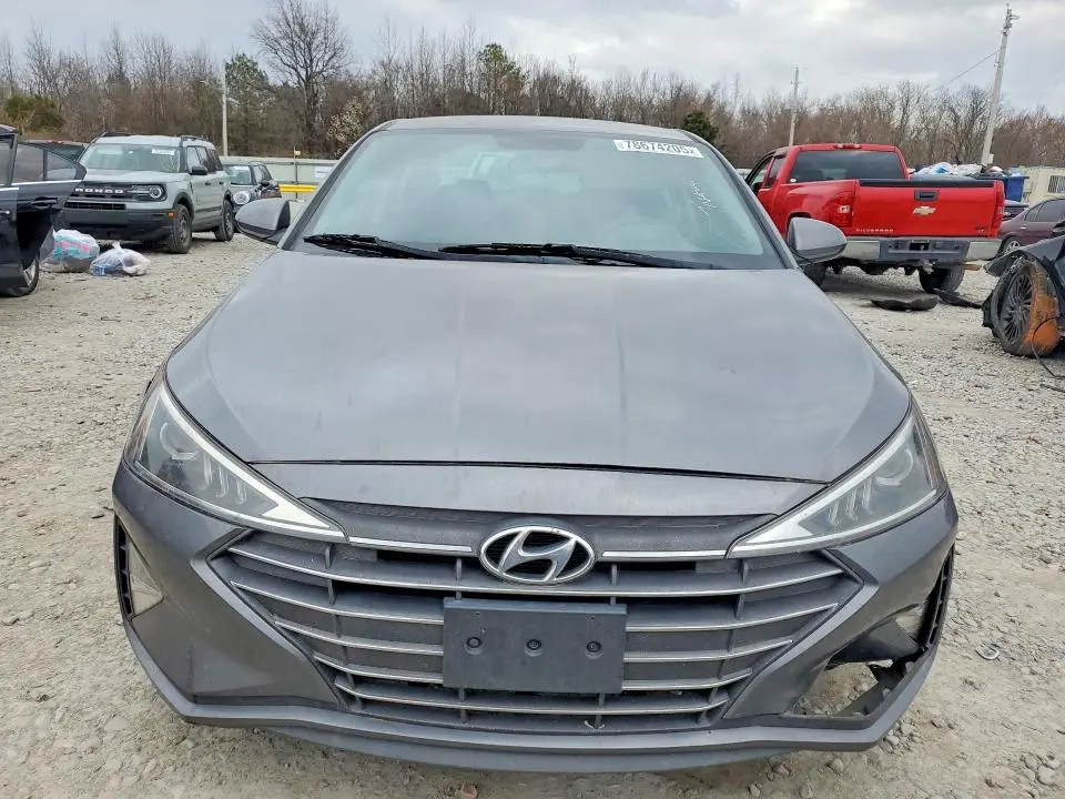 2019 HYUNDAI ELANTRA SE  