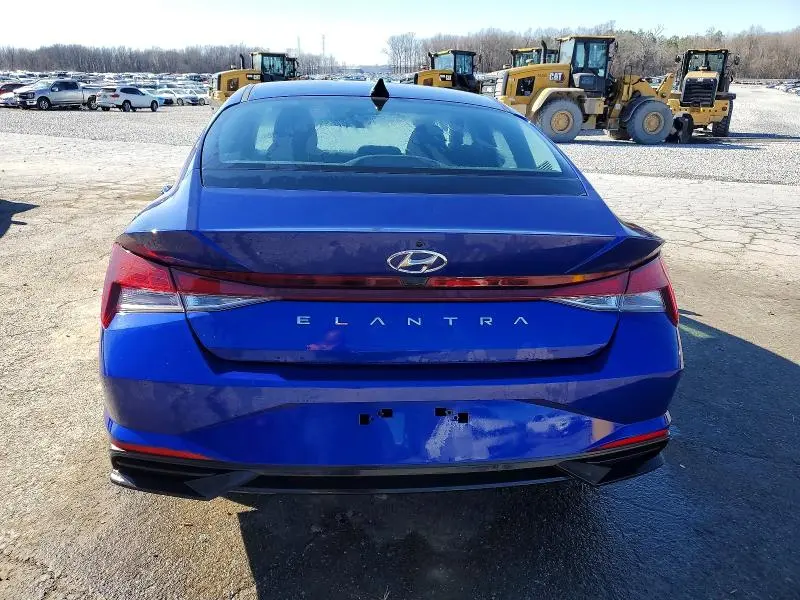 2023 HYUNDAI ELANTRA SE  