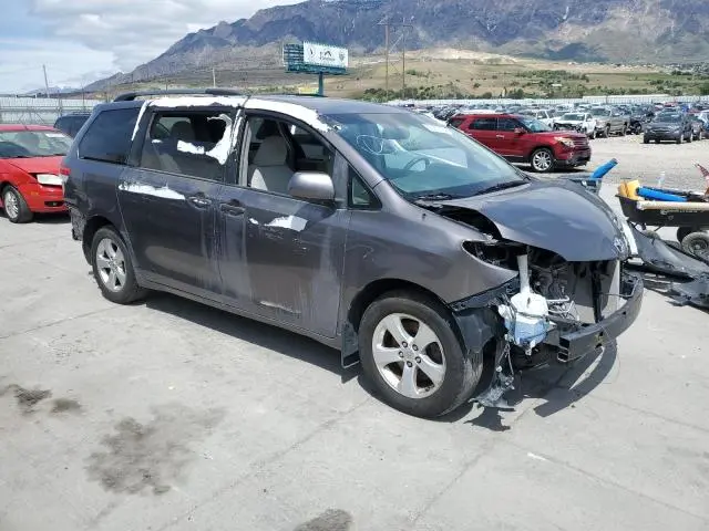 2011 TOYOTA SIENNA LE  