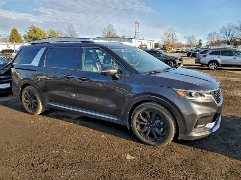 2023 KIA CARNIVAL SX  