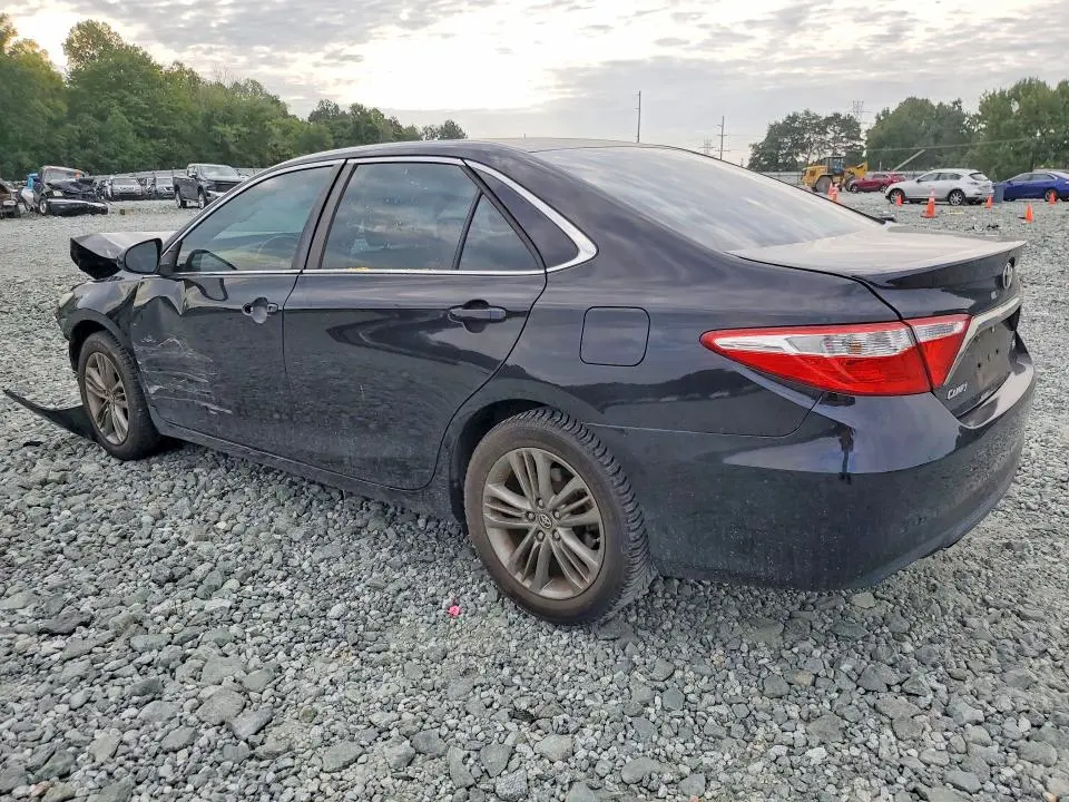 2016 TOYOTA CAMRY SE  