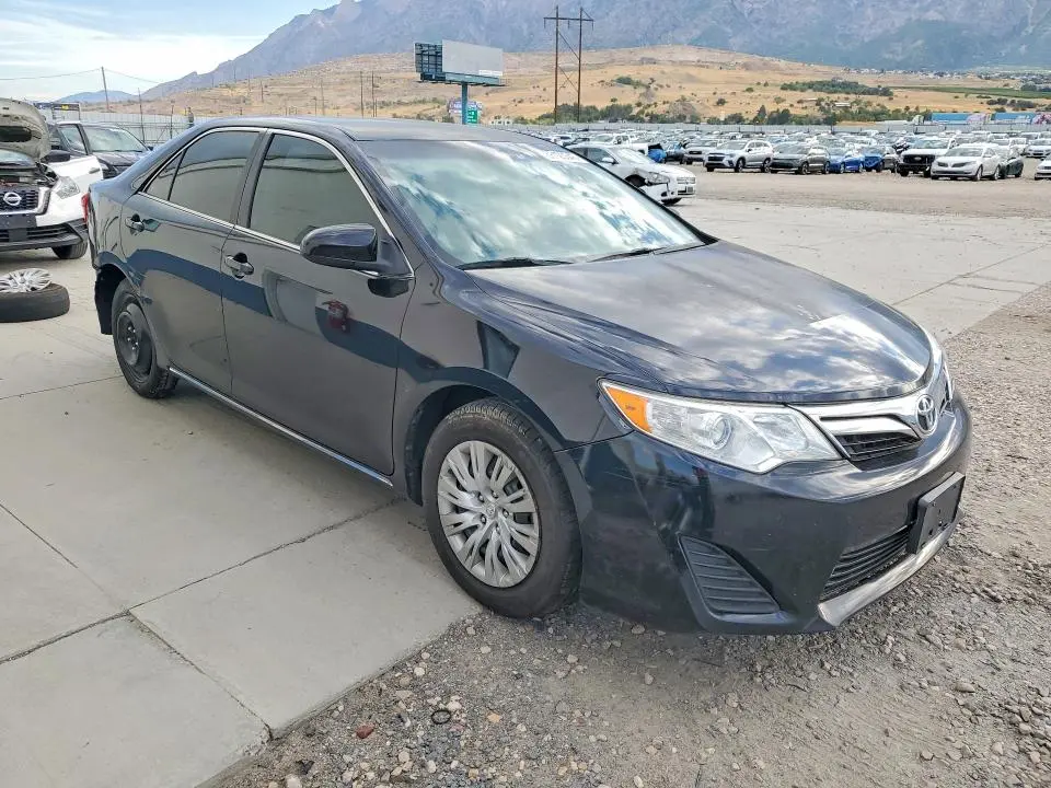 2013 TOYOTA CAMRY LE  