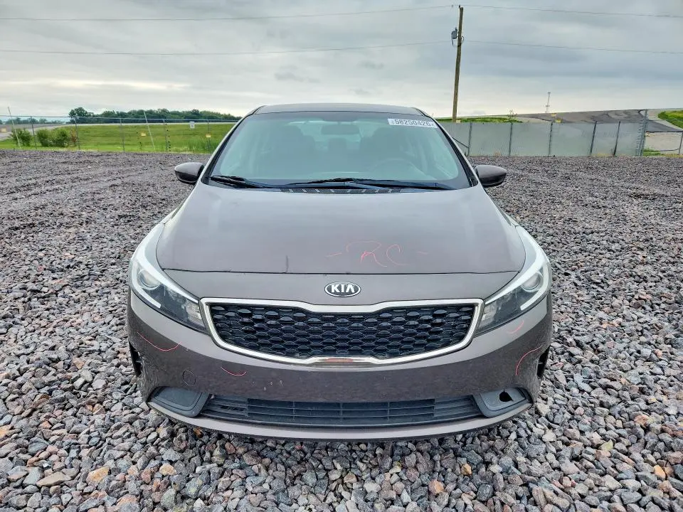 2017 KIA FORTE LX  