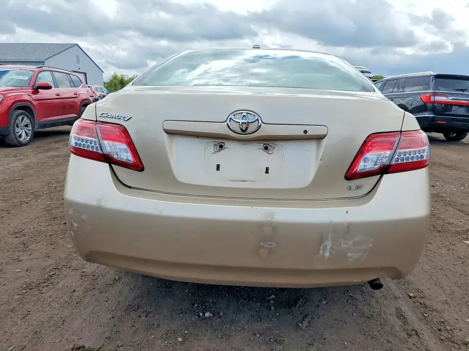 2010 TOYOTA CAMRY LE  