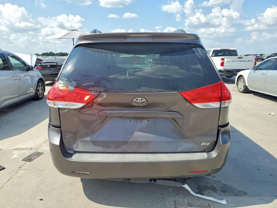 2012 TOYOTA SIENNA XLE 8-PASSENGER  