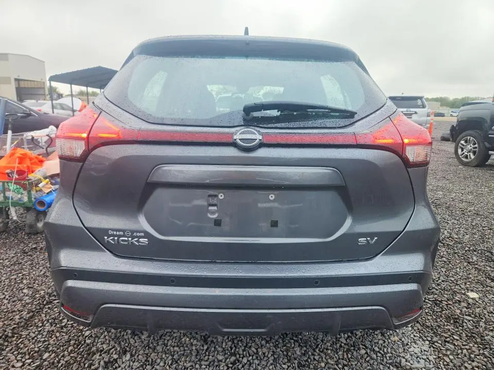 2024 NISSAN KICKS SV  