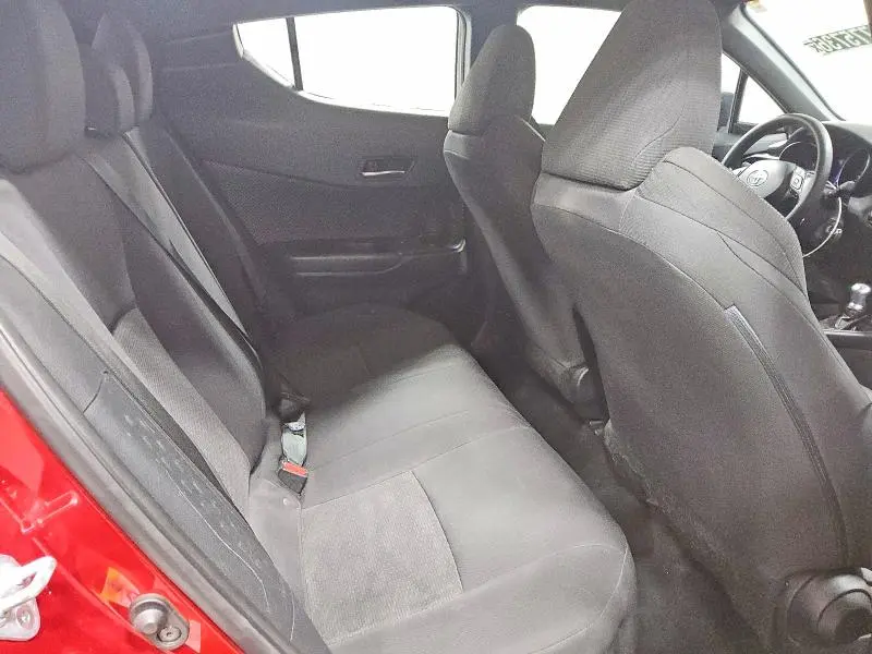 2019 TOYOTA C-HR LE  