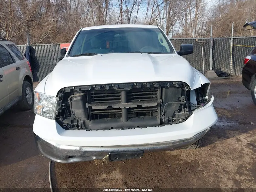 2018 RAM 1500 SLT  4X2 6'4 BOX