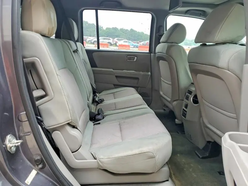 2015 HONDA PILOT SE  