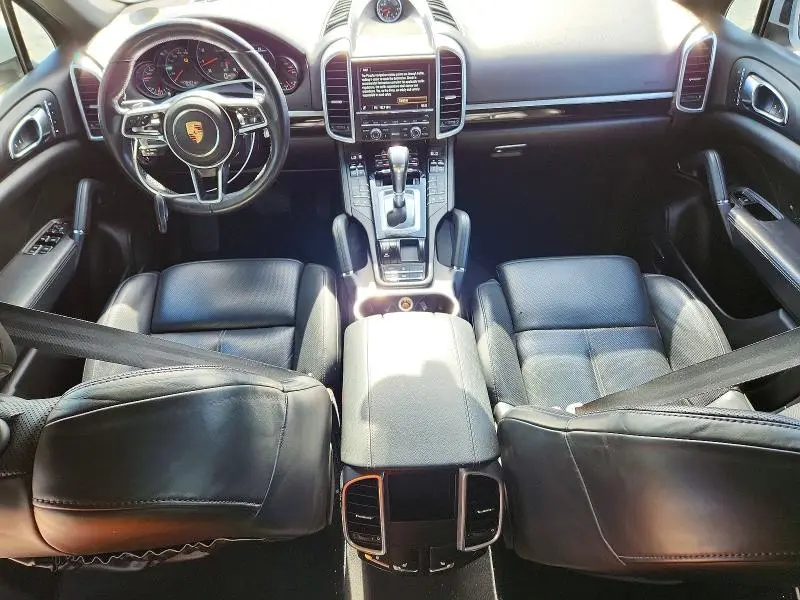 2016 PORSCHE CAYENNE   