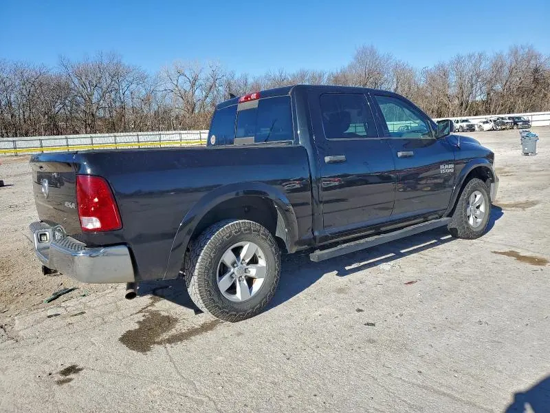 2016 RAM 1500 SLT  
