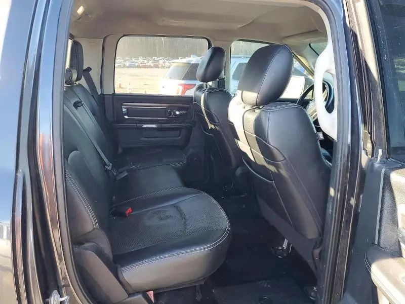 2015 RAM 1500 LARAMIE  