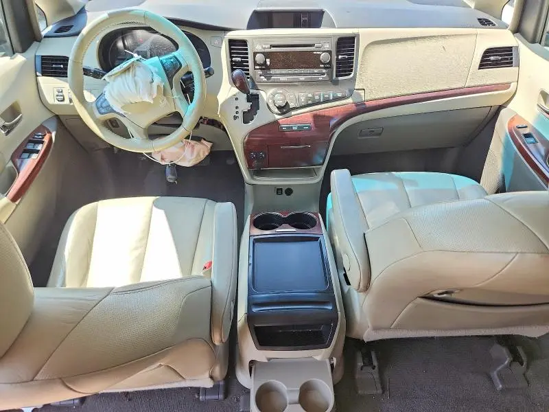 2011 TOYOTA SIENNA XLE 8-PASSENGER  