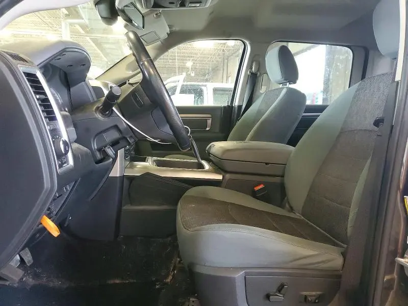 2018 RAM 1500 SLT  