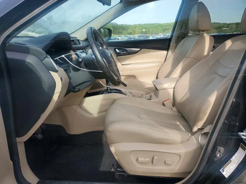 2016 NISSAN ROGUE SL  
