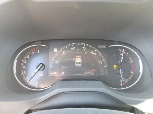 2025 TOYOTA RAV4 XLE  