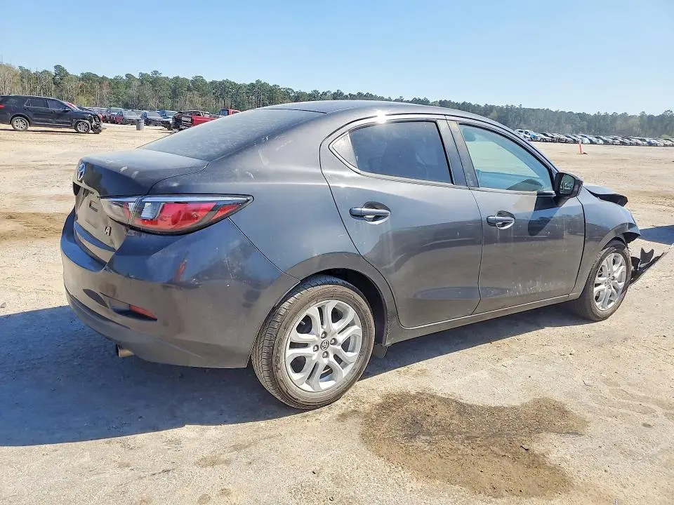 2017 TOYOTA YARIS IA BASE  